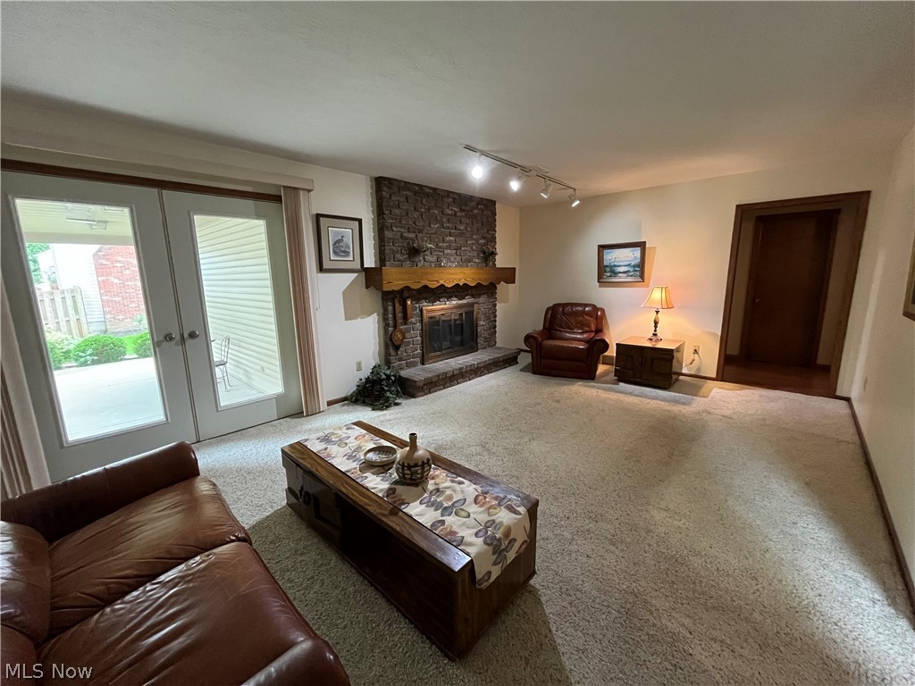 299 Pheasant Run Wadsworth OH 44281