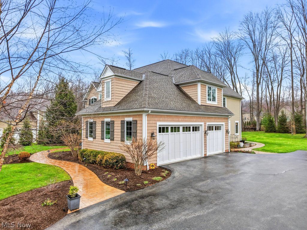 7480 Faraway Trail Chagrin Falls OH 44023