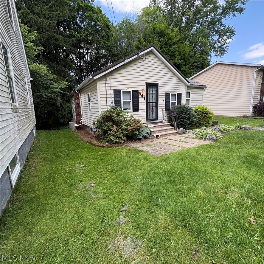 541 Clinton Street Ravenna OH 44266