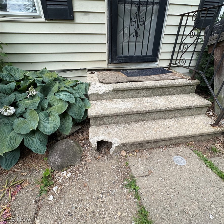 541 Clinton Street Ravenna OH 44266