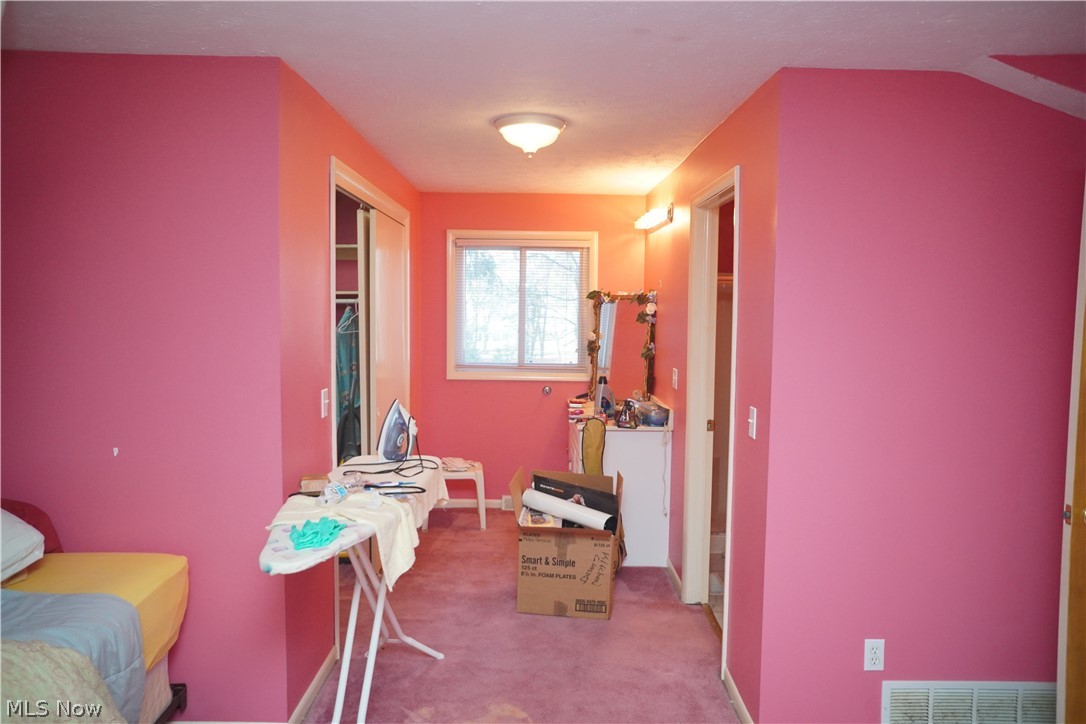 5285 Ridgebury Boulevard Cleveland OH 44124