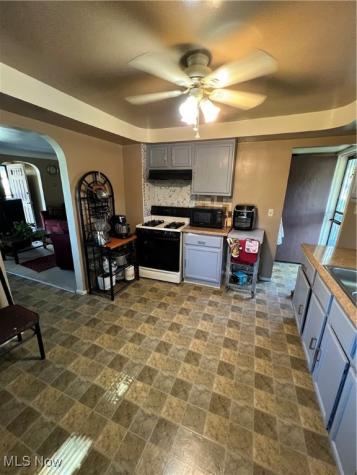 17806 Tarkington Avenue Cleveland OH 44128
