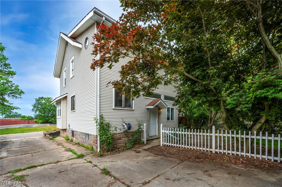 825 Dan Street Akron OH 44310