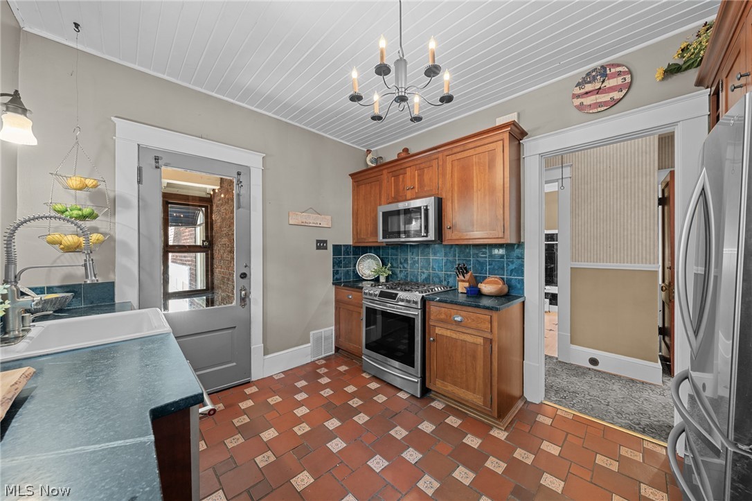 168 Castle Boulevard Akron OH 44313