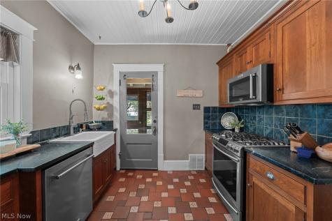 168 Castle Boulevard Akron OH 44313