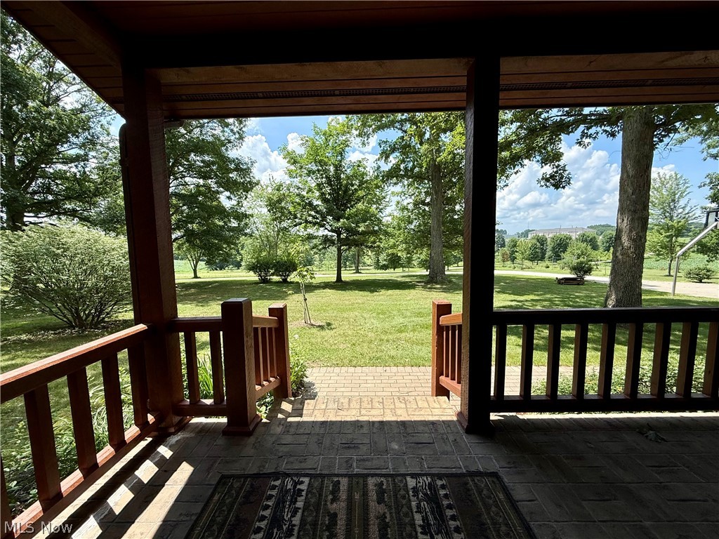 1098 Mace Road NE Carrollton OH 44615
