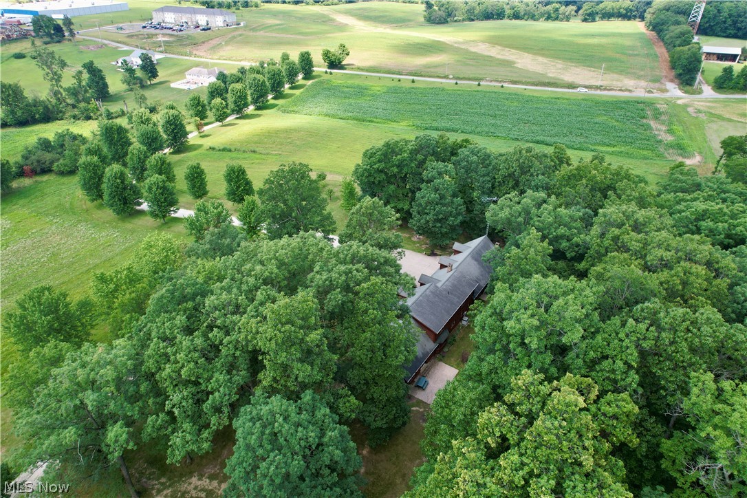 1098 Mace Road NE Carrollton OH 44615