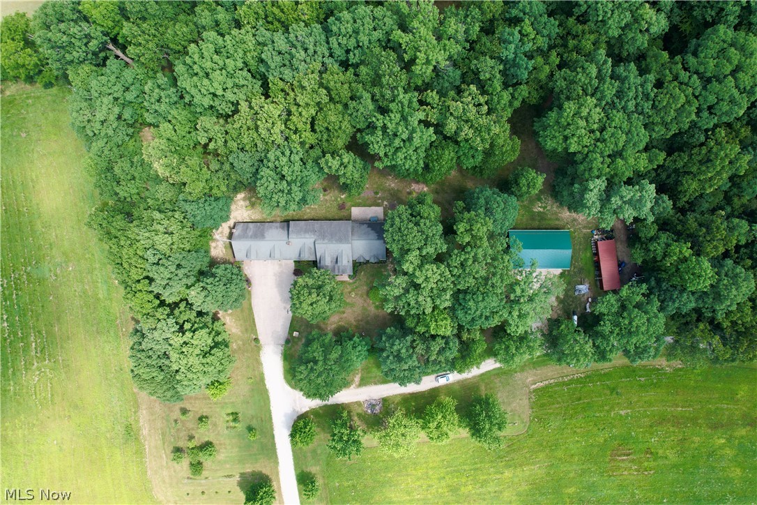 1098 Mace Road NE Carrollton OH 44615
