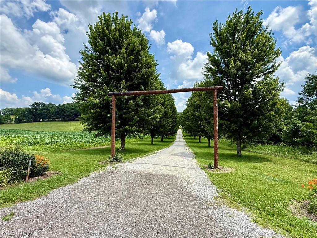 1098 Mace Road NE Carrollton OH 44615