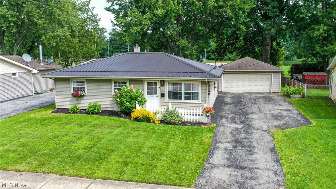 3388 Olian Avenue NW Warren OH 44485