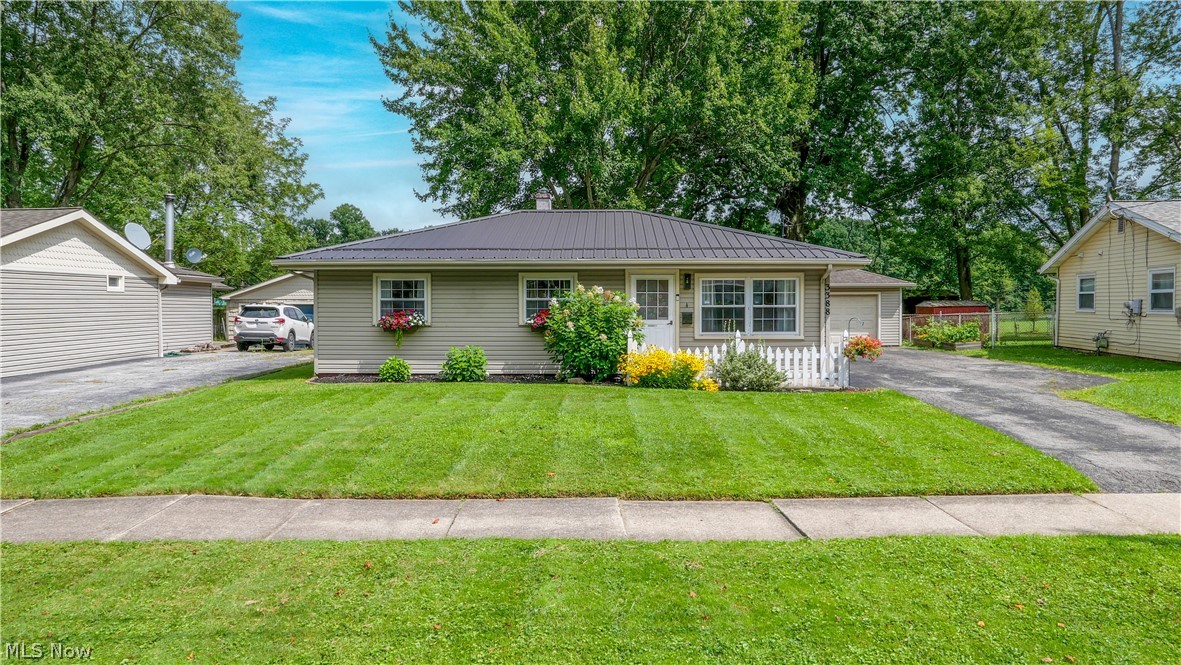 3388 Olian Avenue NW Warren OH 44485