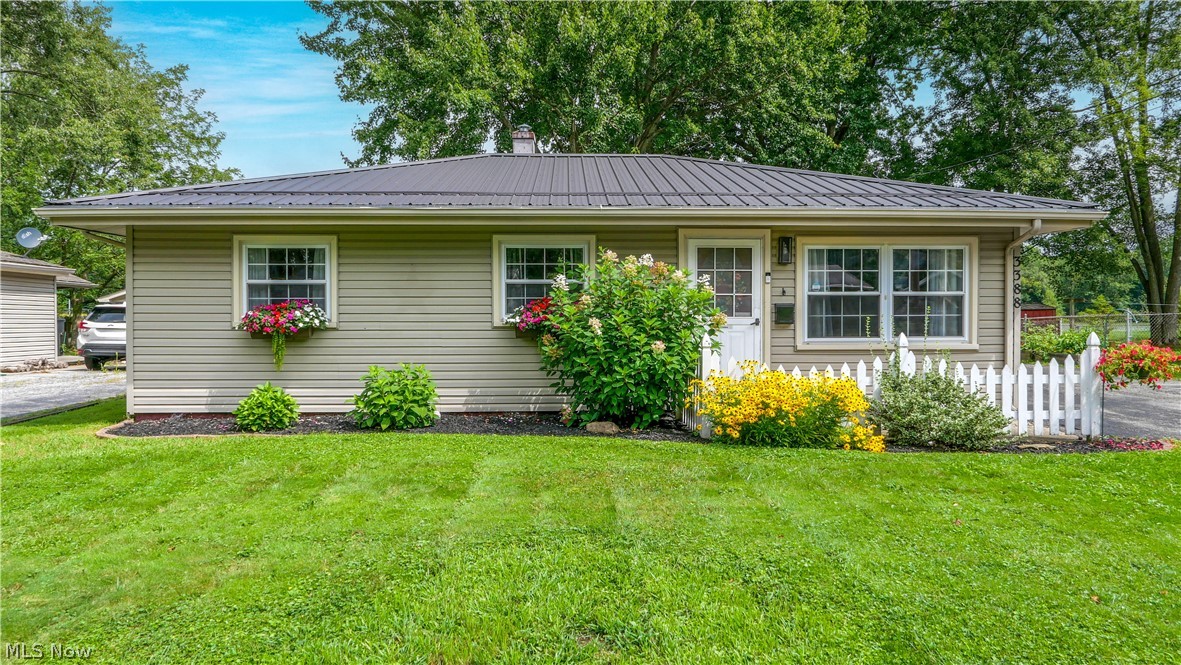3388 Olian Avenue NW Warren OH 44485