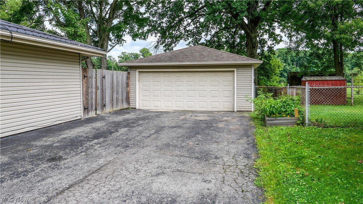 3388 Olian Avenue NW Warren OH 44485