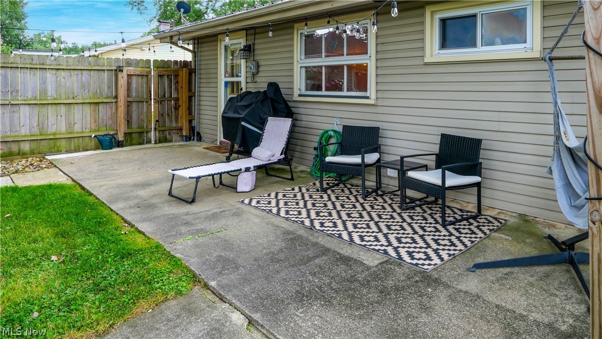 3388 Olian Avenue NW Warren OH 44485