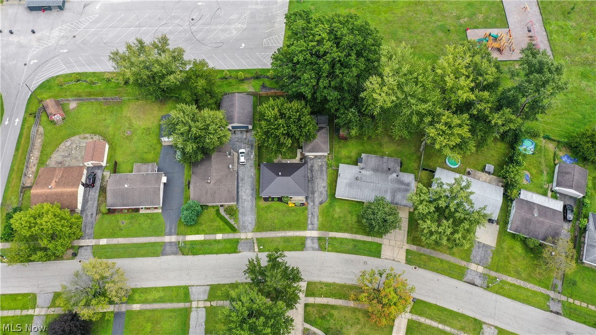 3388 Olian Avenue NW Warren OH 44485