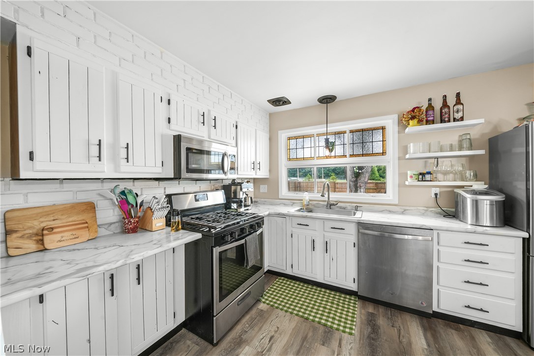 3388 Olian Avenue NW Warren OH 44485