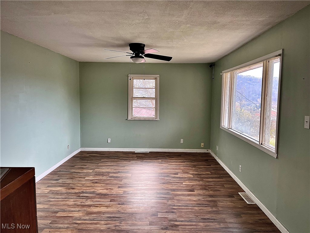 809 Delia Avenue Martins Ferry OH 43935