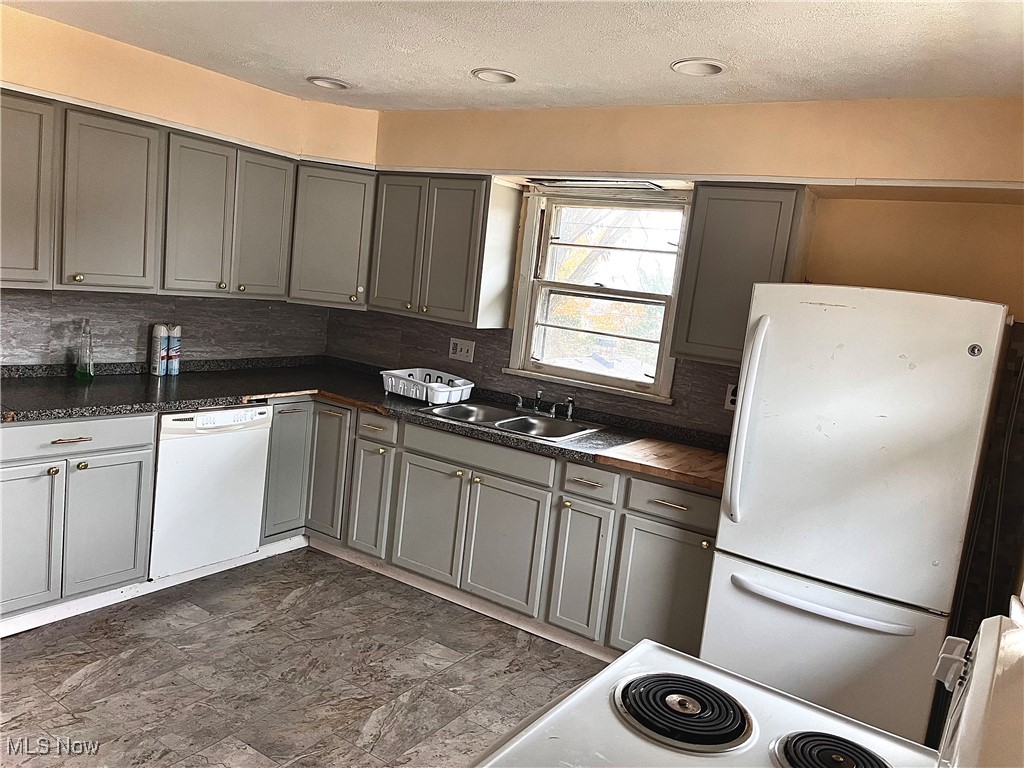 809 Delia Avenue Martins Ferry OH 43935