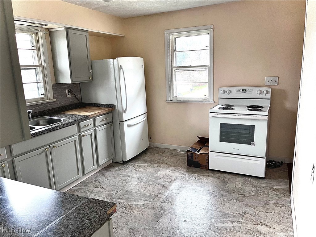 809 Delia Avenue Martins Ferry OH 43935