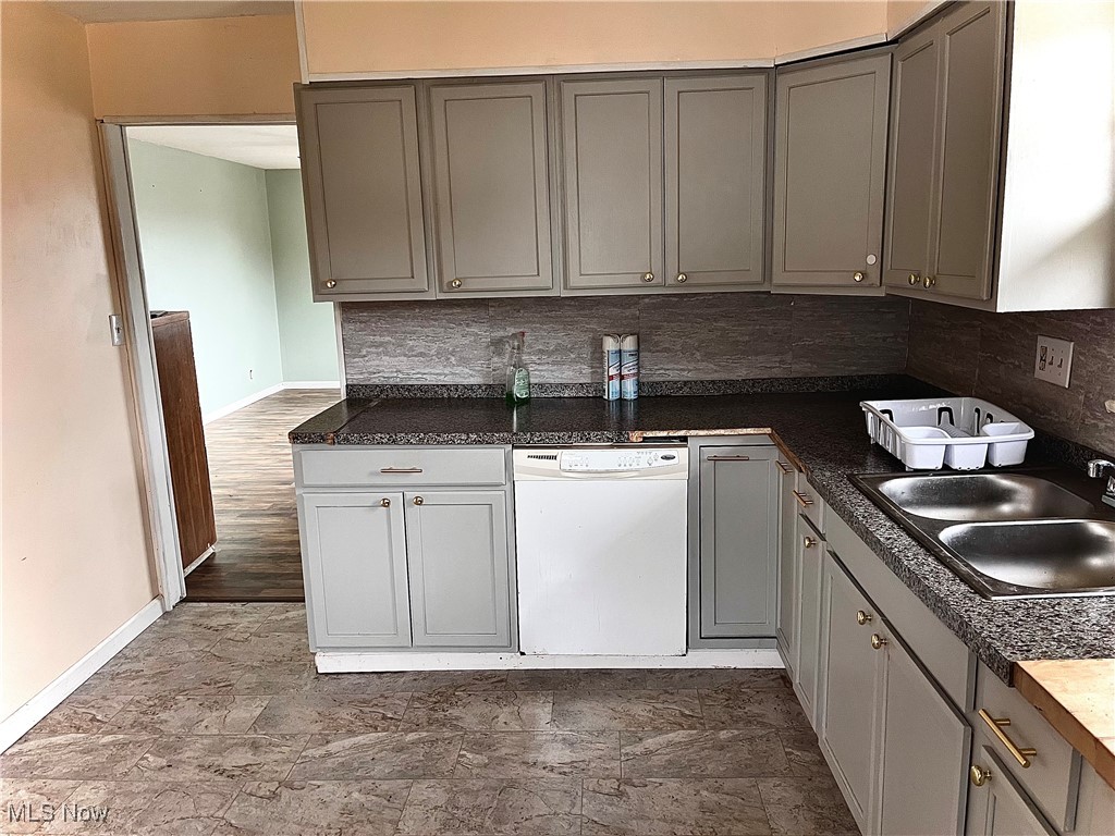 809 Delia Avenue Martins Ferry OH 43935