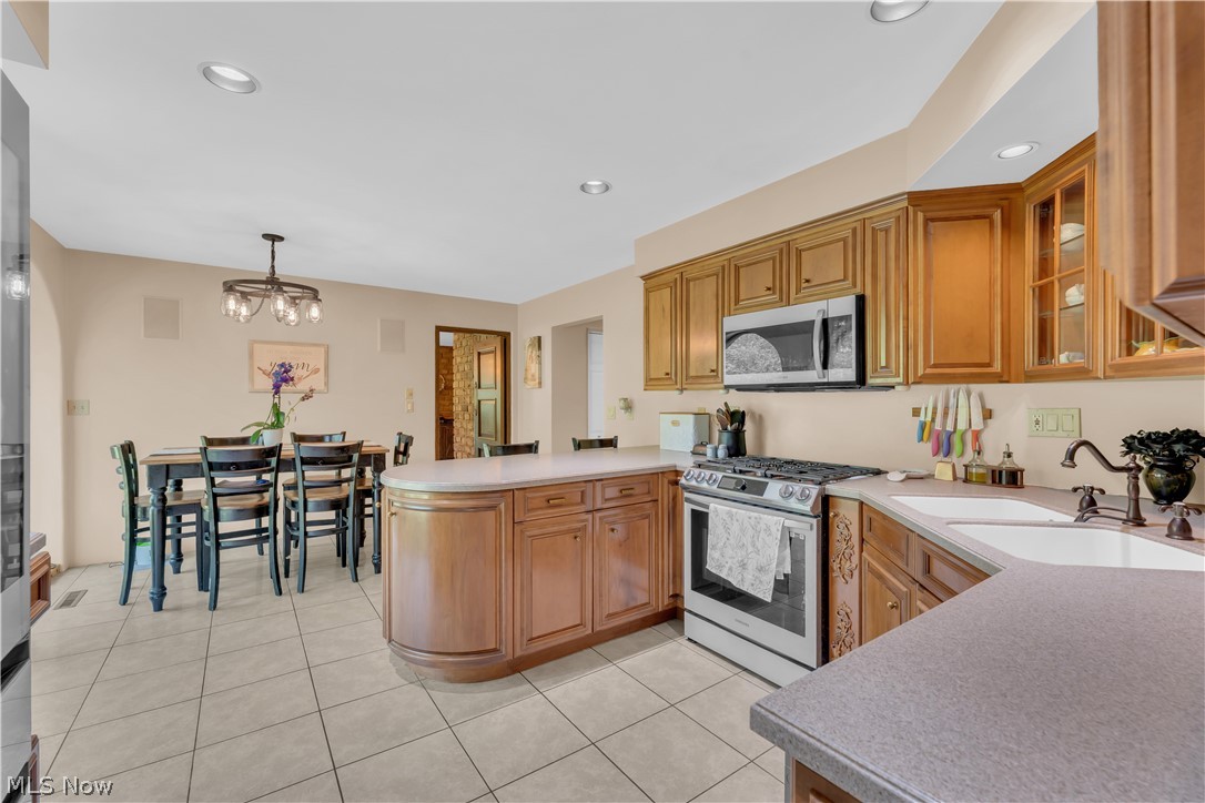 8551 Hunters Trail SE Howland OH 44484