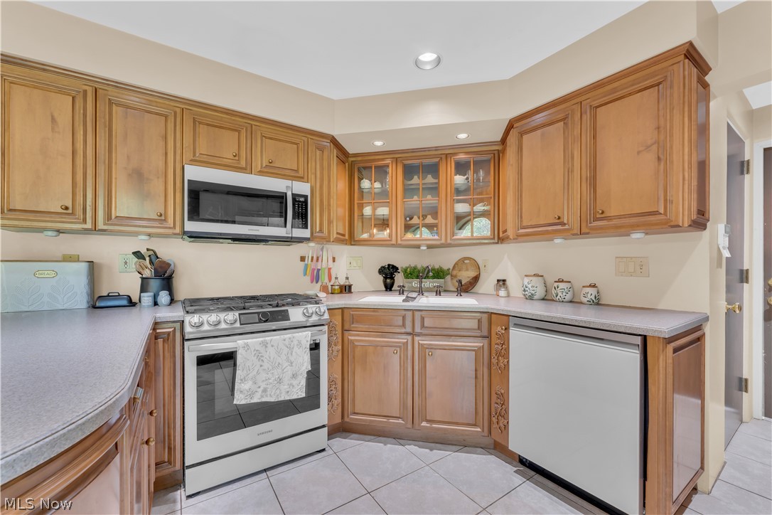 8551 Hunters Trail SE Howland OH 44484