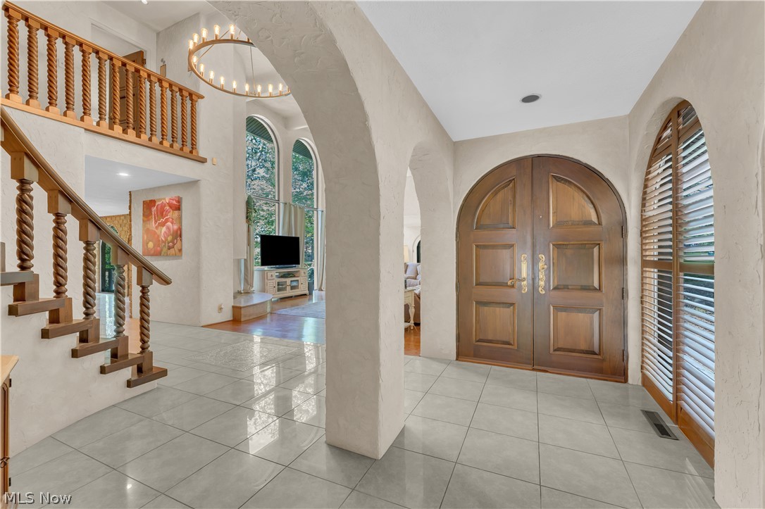 8551 Hunters Trail SE Howland OH 44484