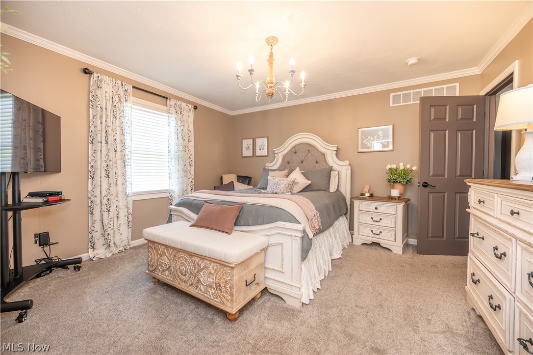 1383 Cross Cove Austintown OH 44515