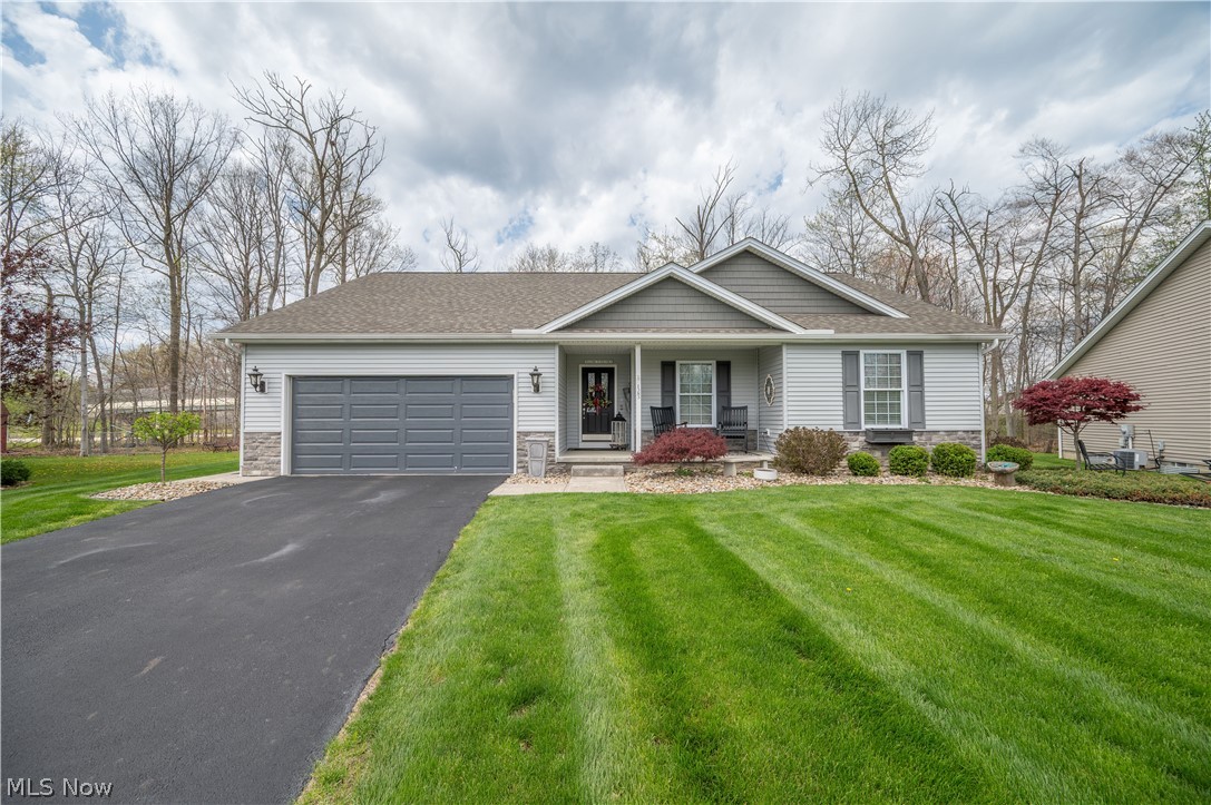 1383 Cross Cove Austintown OH 44515