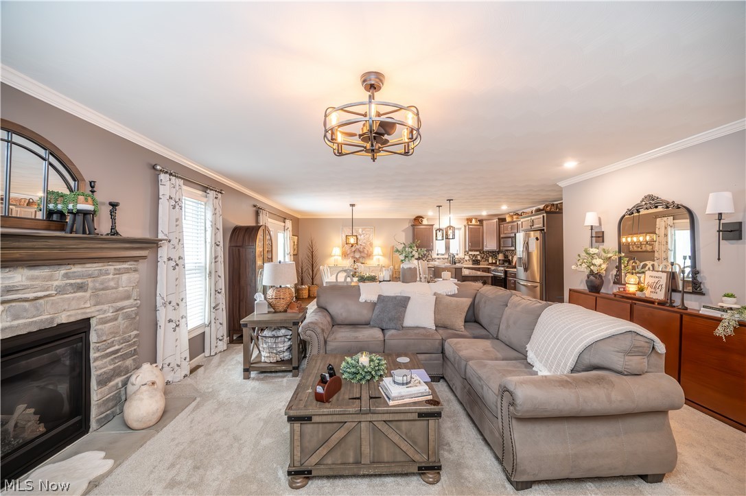 1383 Cross Cove Austintown OH 44515