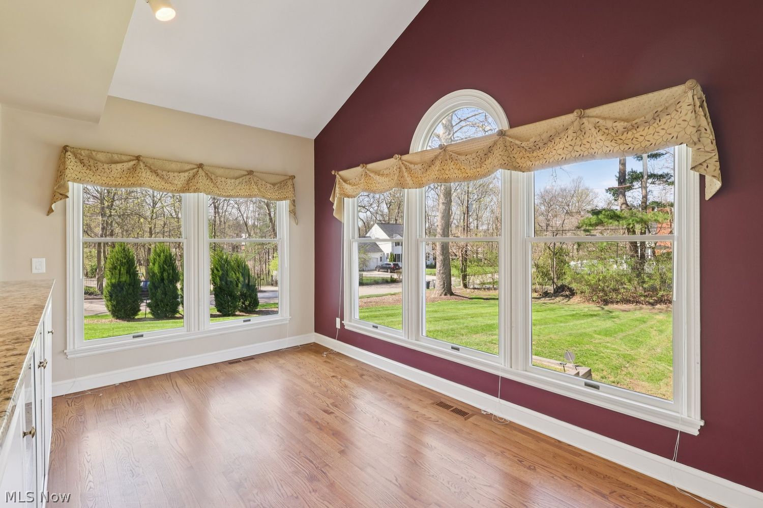 286 Sand Run Road Akron OH 44313
