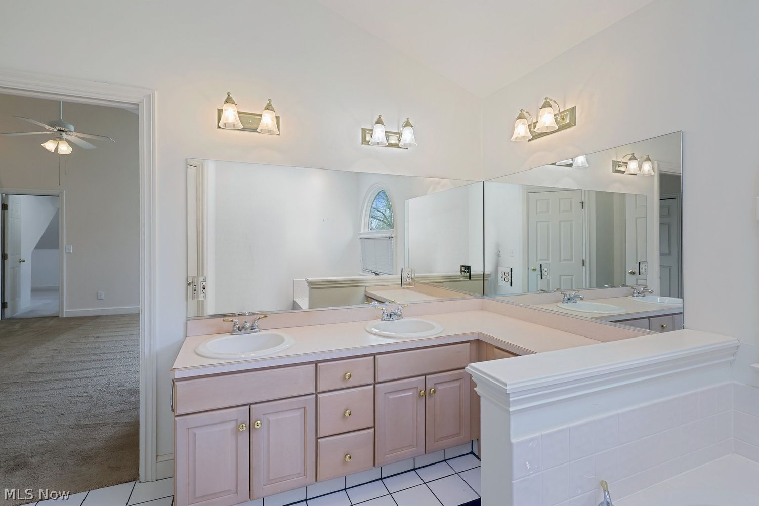 286 Sand Run Road Akron OH 44313