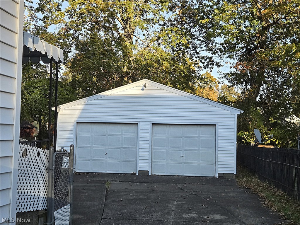547 Belvedere Avenue SE Warren OH 44483
