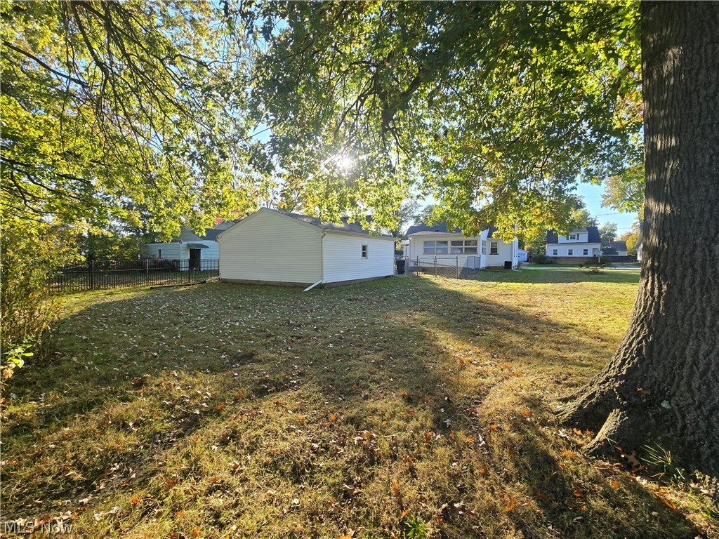 547 Belvedere Avenue SE Warren OH 44483