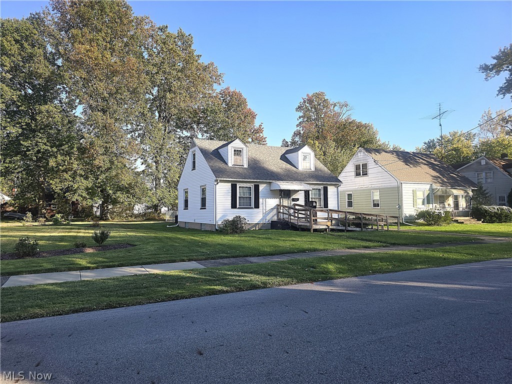 547 Belvedere Avenue SE Warren OH 44483