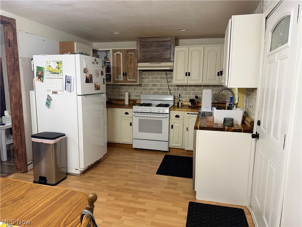 6206 Downs Road NW Warren OH 44481