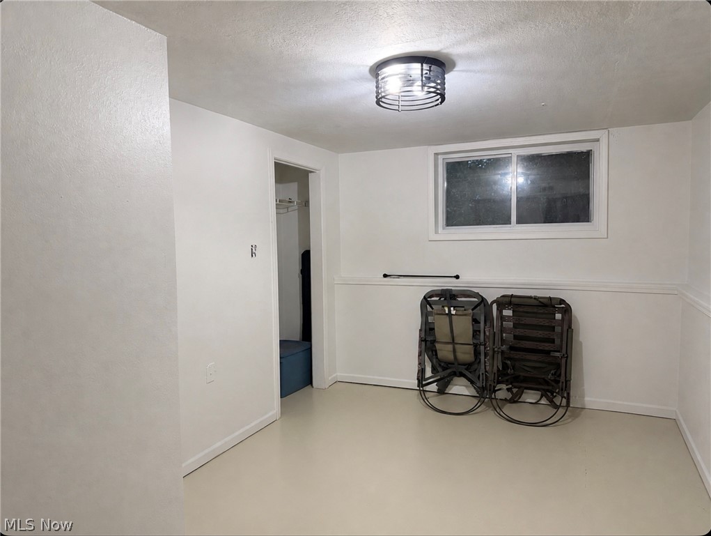 6206 Downs Road NW Warren OH 44481