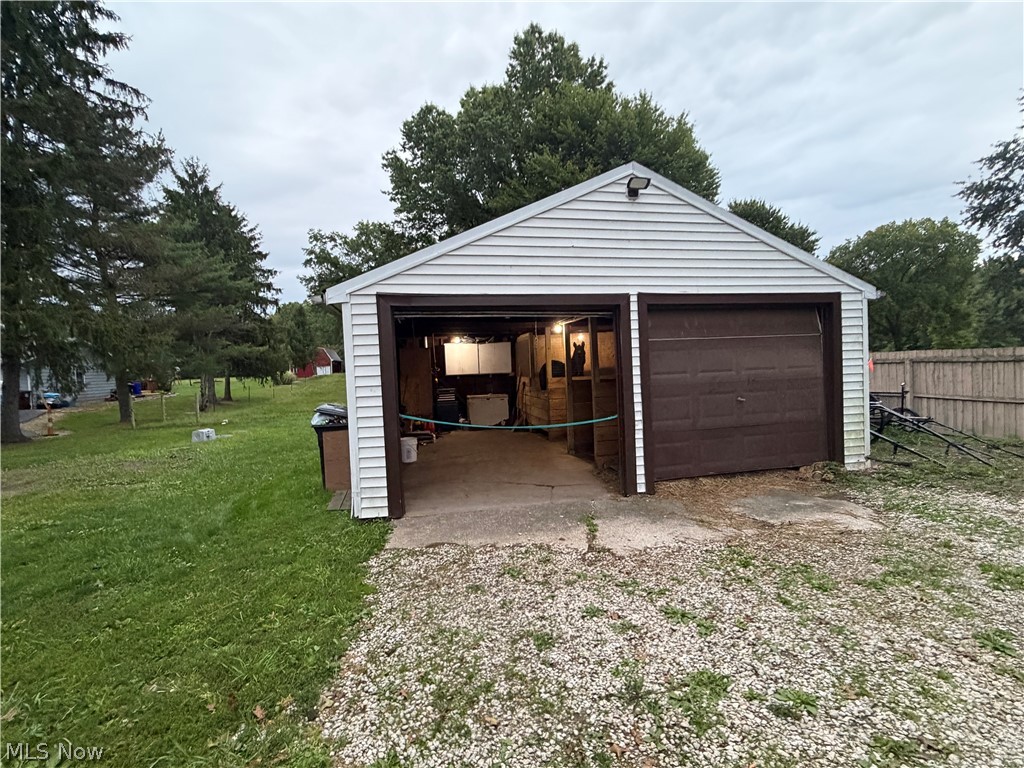 6206 Downs Road NW Warren OH 44481