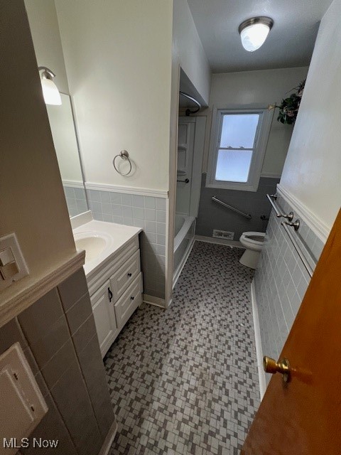 4465 E Frontenac Drive Warrensville Heights OH 44128