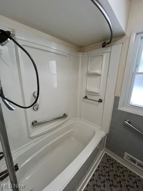 4465 E Frontenac Drive Warrensville Heights OH 44128
