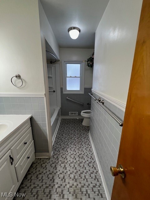 4465 E Frontenac Drive Warrensville Heights OH 44128