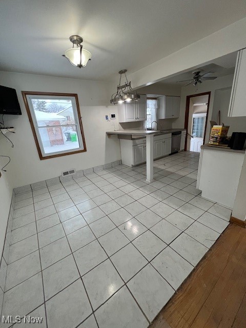 4465 E Frontenac Drive Warrensville Heights OH 44128