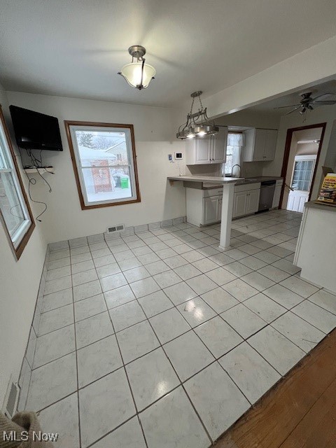 4465 E Frontenac Drive Warrensville Heights OH 44128