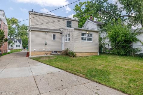 19806 Mountville Drive Maple Heights OH 44137