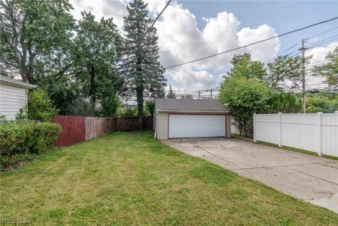 19806 Mountville Drive Maple Heights OH 44137
