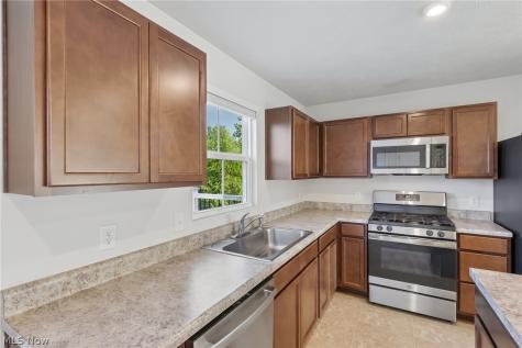 248 Captain Trail Seville OH 44273