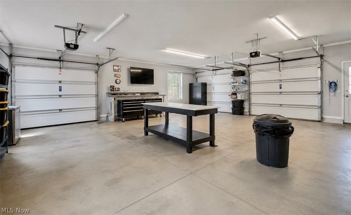 6018 Race Road NW Strasburg OH 44680
