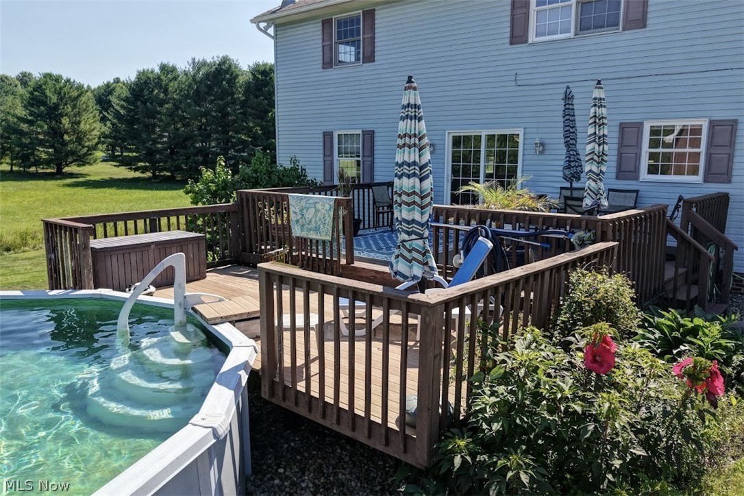 6018 Race Road NW Strasburg OH 44680