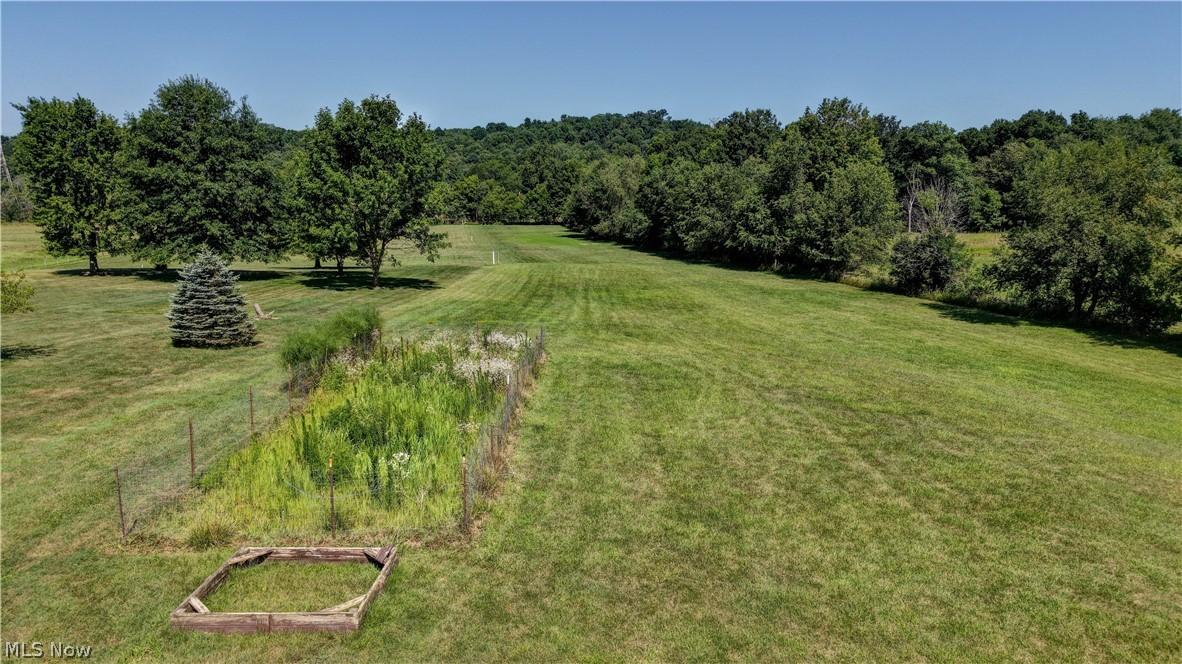 6018 Race Road NW Strasburg OH 44680