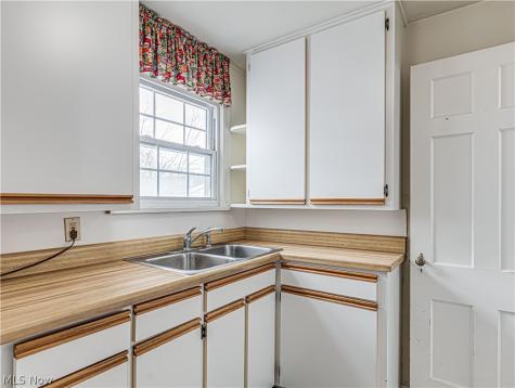 15606 Scottsdale Boulevard Shaker Heights OH 44120